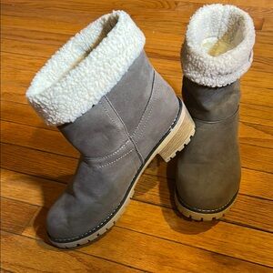 Women's Tan Shearling-Lined Boots